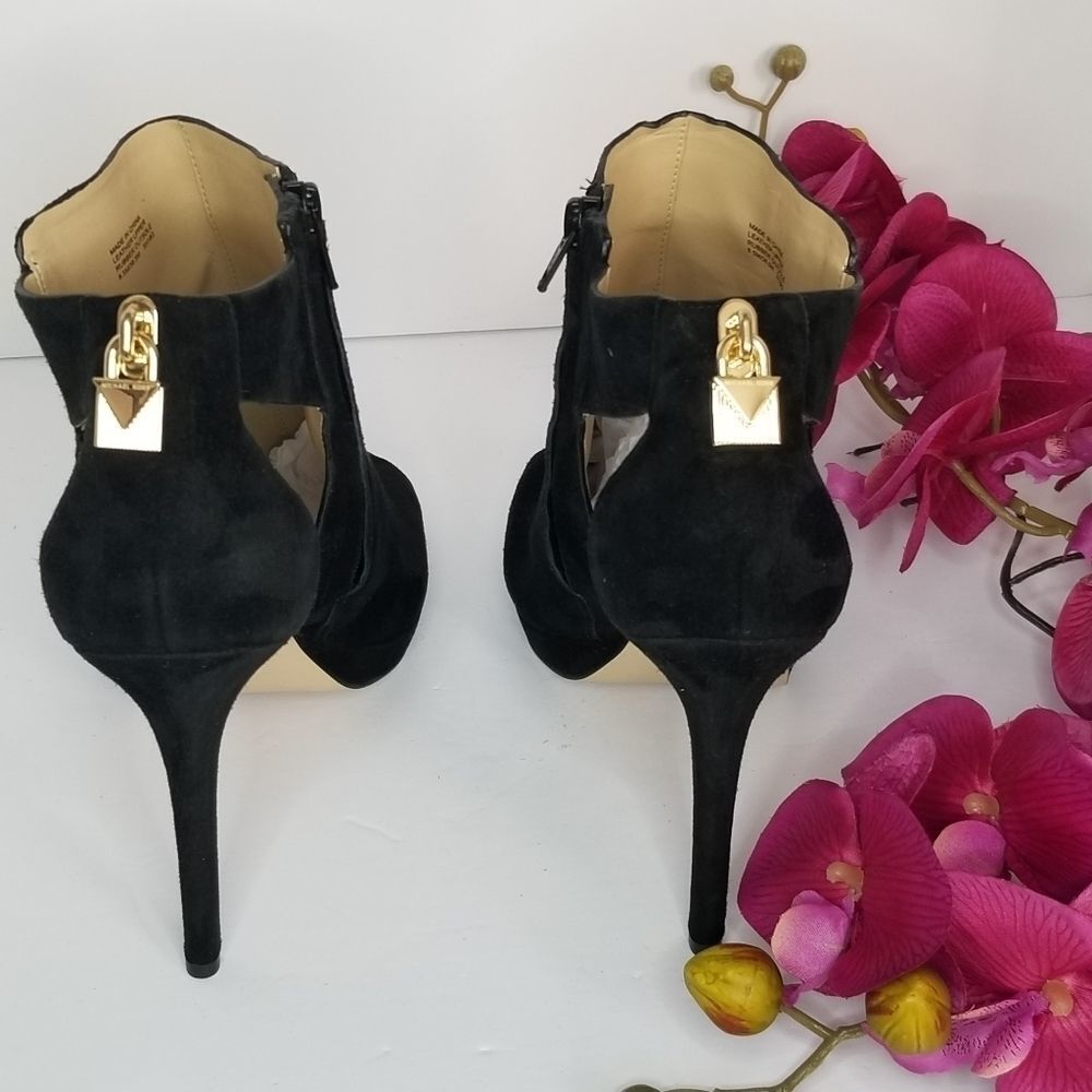 COPY - 🆕️Michael Chic Black Booties - Picture 8 of 10